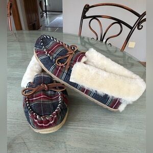 L.L. Bean Moccasin Slippers - Wicked Good Red & Navy Green. New!